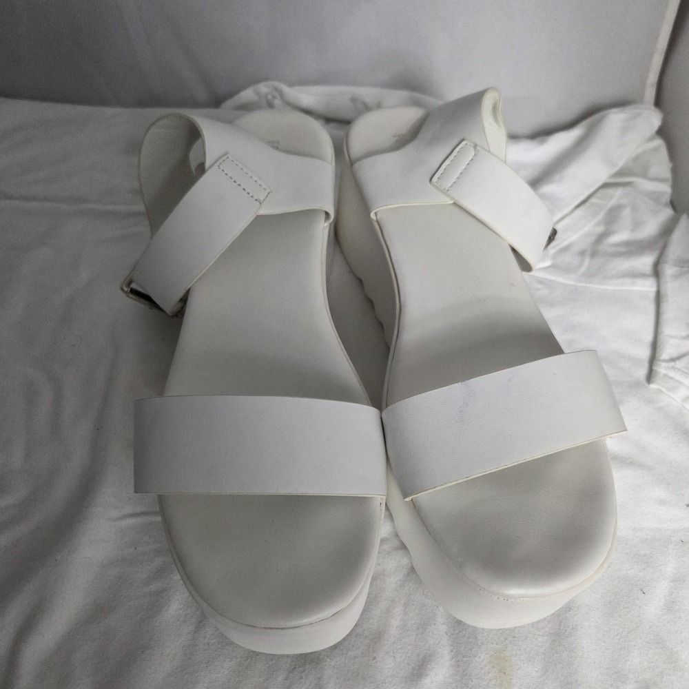 Forever 21 Sandals Womens Size 9 White Platform Wedge Ankle Strap Buckle Shoes